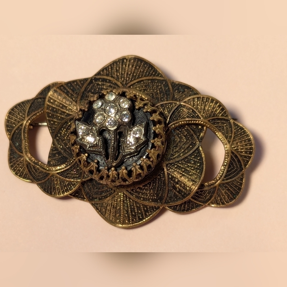Antique style vintage brooch rhinestone flower  layer design goldtone copper 2"